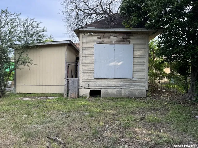 1027 Vermont St San Antonio, TX 78211