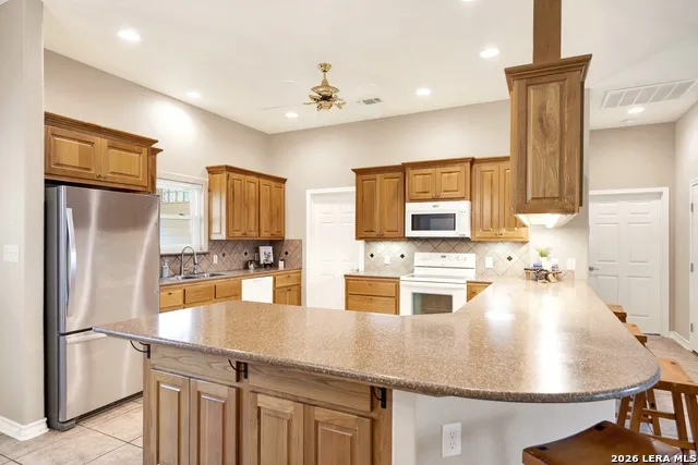174 Edgewood Bandera, TX 78003