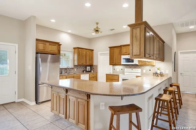 174 Edgewood Bandera, TX 78003