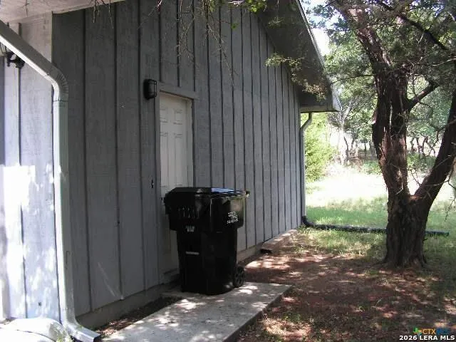 1640 Lonesome Canyon Lake, TX 78133