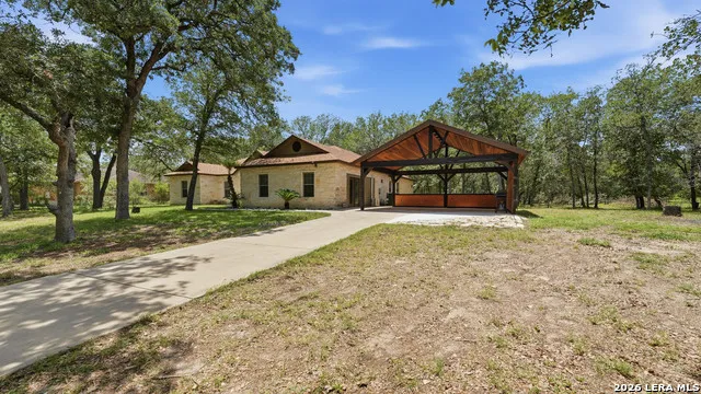 105 Wild Stallion La Vernia, TX 78121
