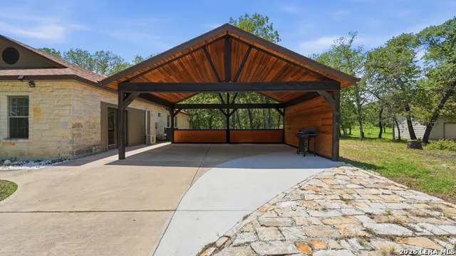 105 Wild Stallion La Vernia, TX 78121