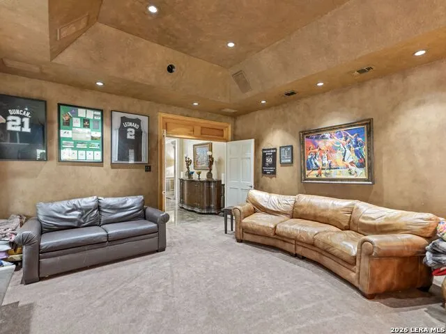 2 Galleria Drive San Antonio, TX 78257