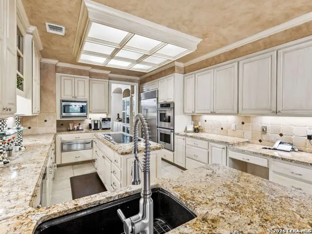 2 Galleria Drive San Antonio, TX 78257
