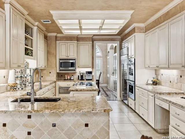 2 Galleria Drive San Antonio, TX 78257