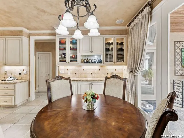 2 Galleria Drive San Antonio, TX 78257