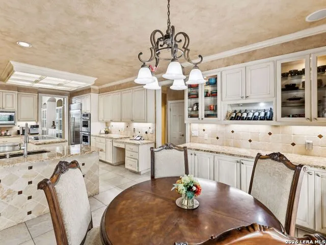 2 Galleria Drive San Antonio, TX 78257