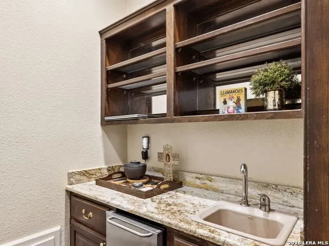 2 Galleria Drive San Antonio, TX 78257