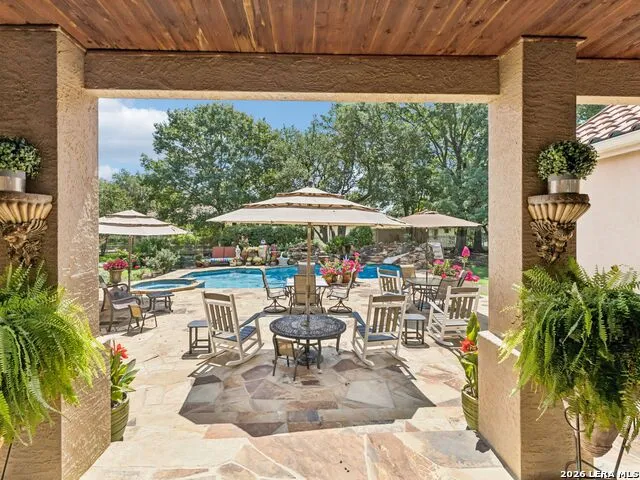 2 Galleria Drive San Antonio, TX 78257