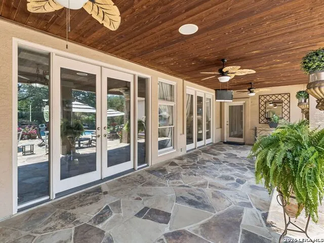 2 Galleria Drive San Antonio, TX 78257