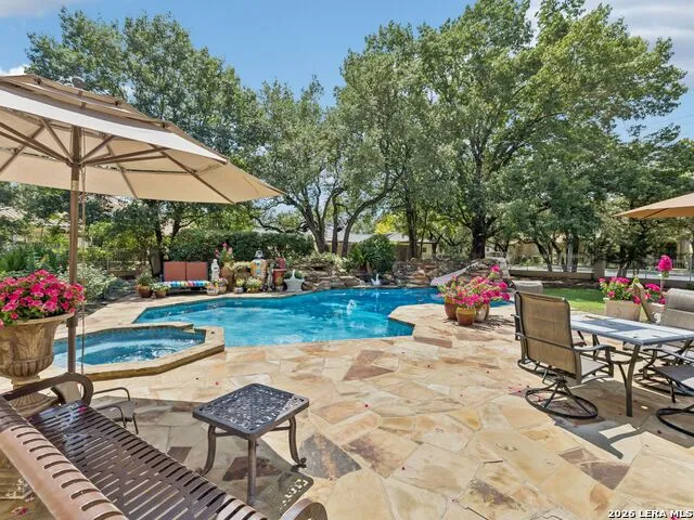 2 Galleria Drive San Antonio, TX 78257