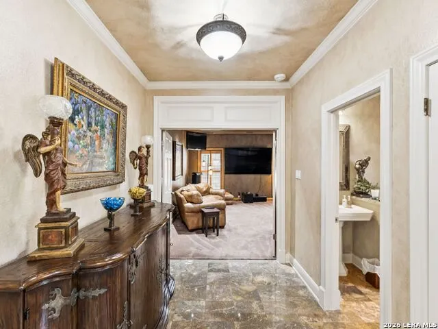 2 Galleria Drive San Antonio, TX 78257