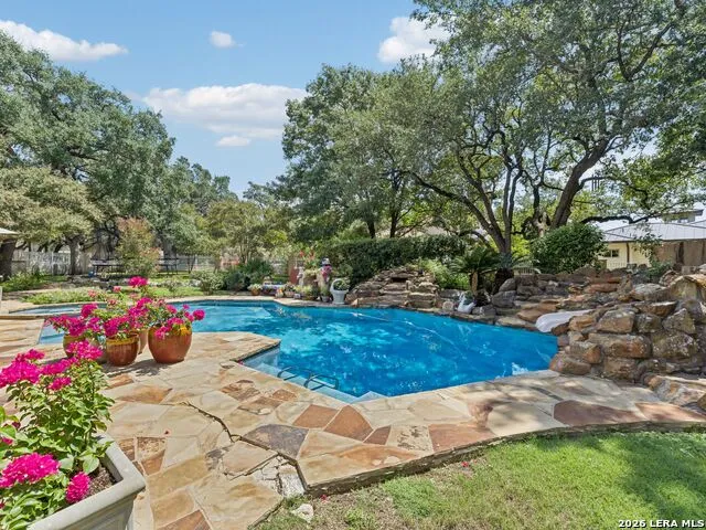 2 Galleria Drive San Antonio, TX 78257