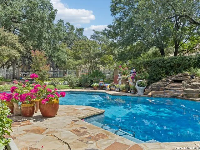 2 Galleria Drive San Antonio, TX 78257