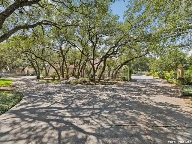2 Galleria Drive San Antonio, TX 78257