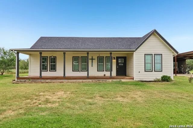 1213 County Road 1670 Moore, TX 78057