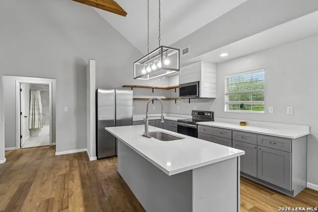 1213 County Road 1670 Moore, TX 78057