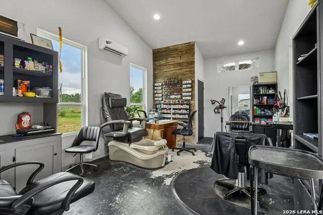 1213 County Road 1670 Moore, TX 78057