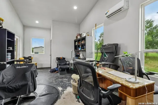1213 County Road 1670 Moore, TX 78057