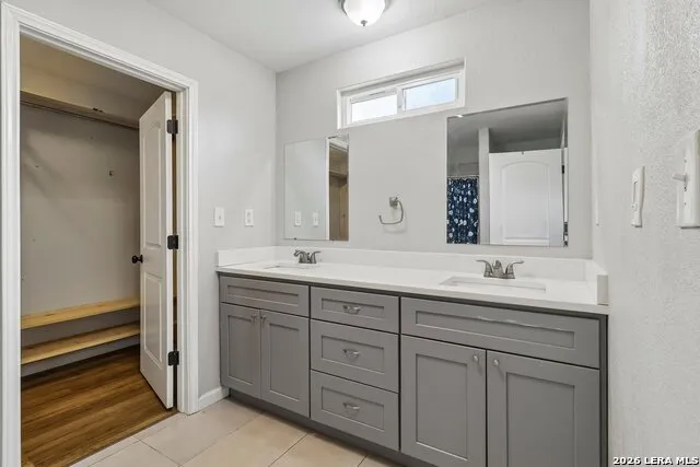 1213 County Road 1670 Moore, TX 78057