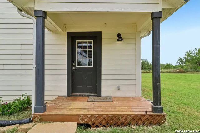 1213 County Road 1670 Moore, TX 78057