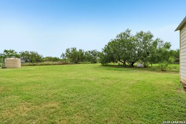 1213 County Road 1670 Moore, TX 78057
