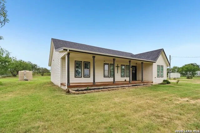 1213 County Road 1670 Moore, TX 78057