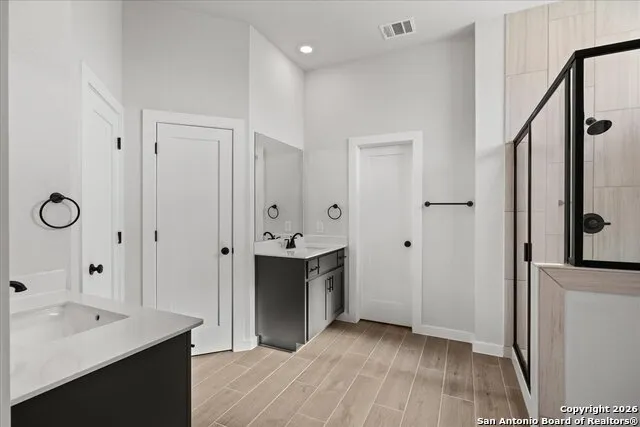 1910 PINING ST New Braunfels, TX 78132