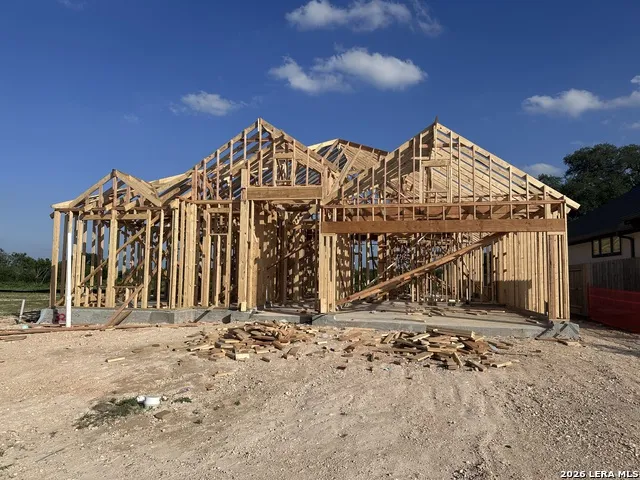 321 SAWTOOTH OAK DR Seguin, TX 78155