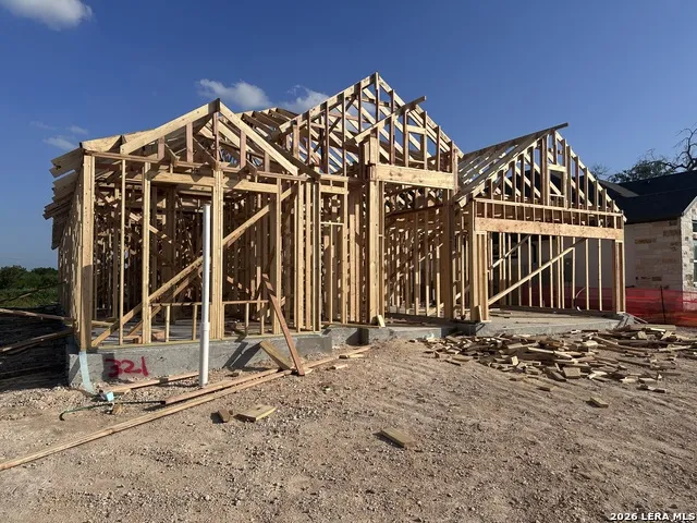 321 SAWTOOTH OAK DR Seguin, TX 78155