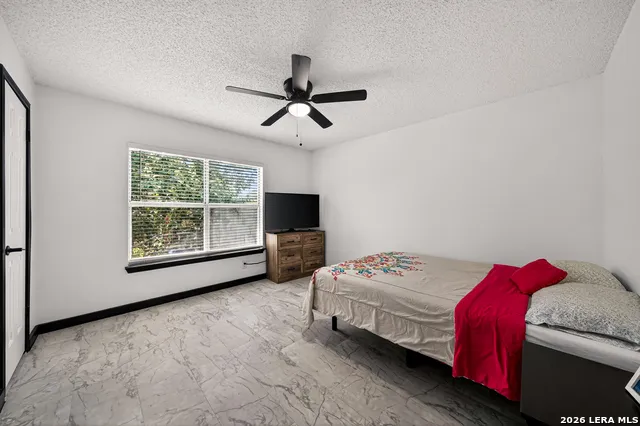 17507 EMERALD CANYON DR San Antonio, TX 78232