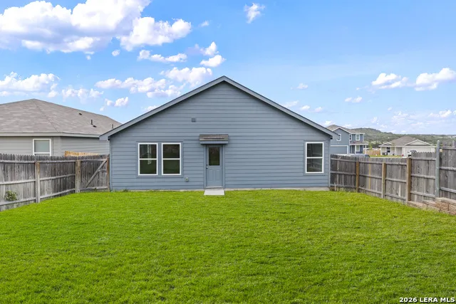 3307 GLACIER BLF Kerrville, TX 78028