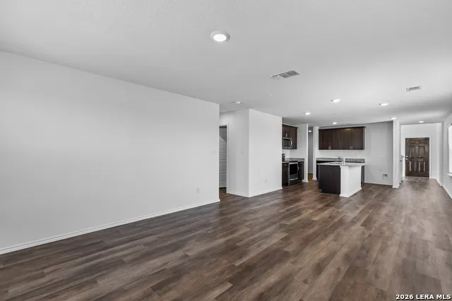 4109 LAZY LILY DR Seguin, TX 78155