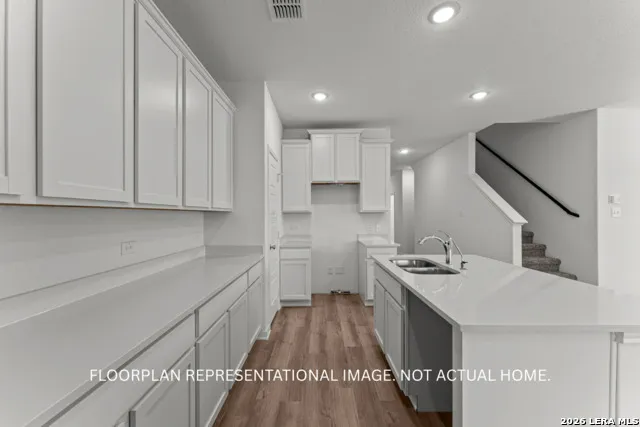 3830 LONE RDG San Antonio, TX 78264