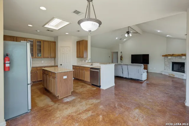421 Armadillo Trail Dr E Comfort, TX 78013