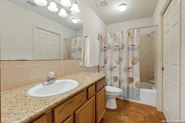 421 Armadillo Trail Dr E Comfort, TX 78013