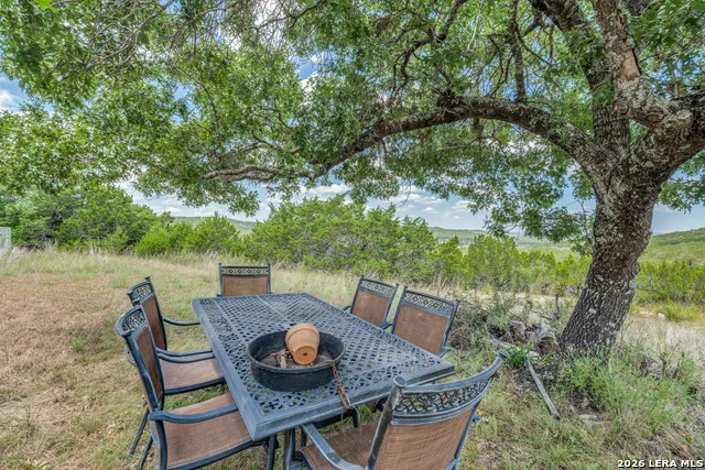 421 Armadillo Trail Dr E Comfort, TX 78013