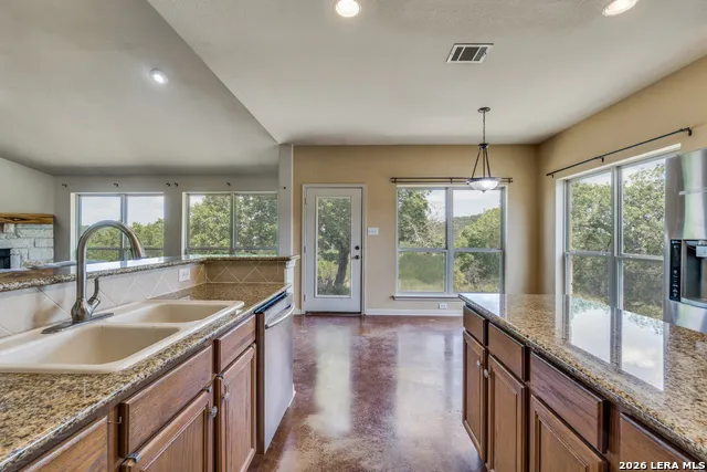 421 Armadillo Trail Dr E Comfort, TX 78013