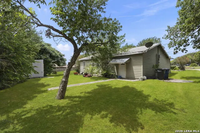 1521 S MESQUITE AVE New Braunfels, TX 78130