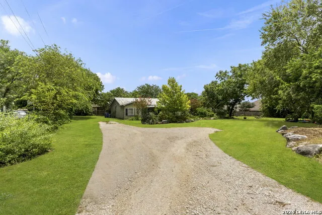1521 S MESQUITE AVE New Braunfels, TX 78130