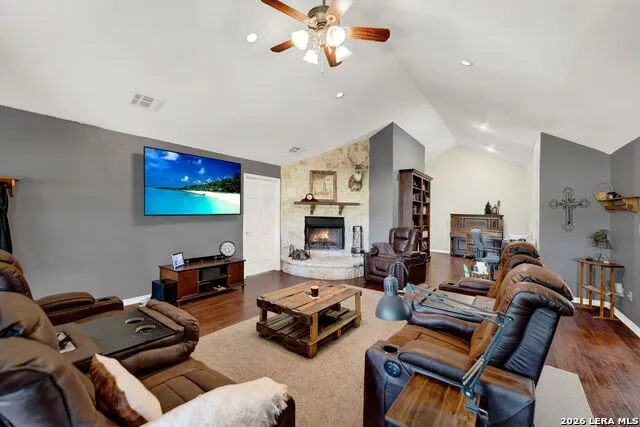 473 County Road 375 San Antonio, TX 78253