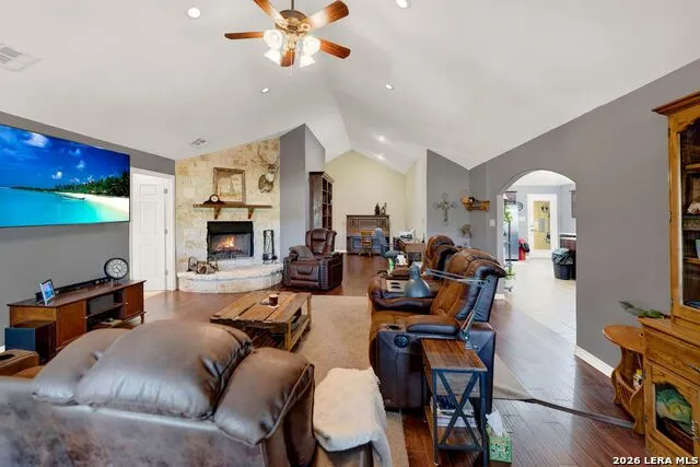 473 County Road 375 San Antonio, TX 78253
