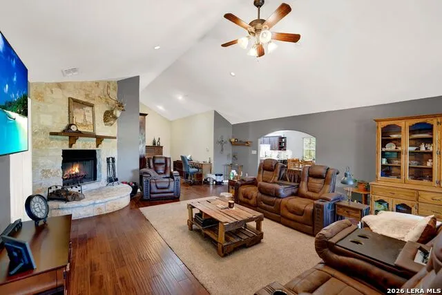 473 County Road 375 San Antonio, TX 78253