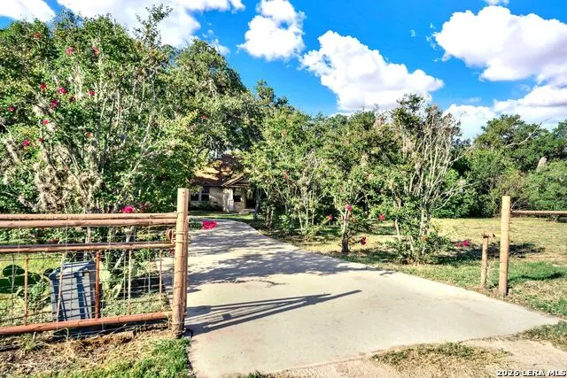 473 County Road 375 San Antonio, TX 78253