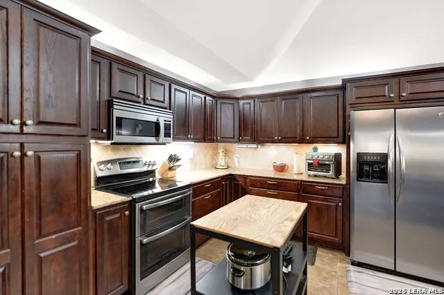 473 County Road 375 San Antonio, TX 78253