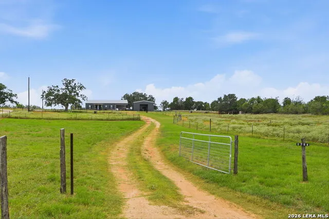 1754 County Road 467 Stockdale, TX 78160