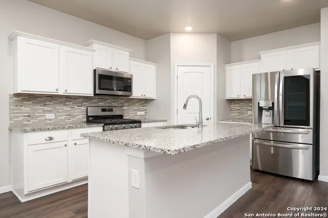 3915 Ivy Path St.Hedwig, TX 78152