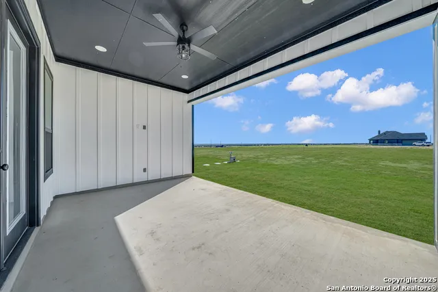 158 Estates Dr La Vernia, TX 78121