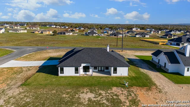 158 Estates Dr La Vernia, TX 78121