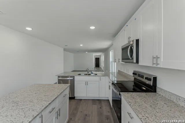 503 RAVEN ROW Marion, TX 78124